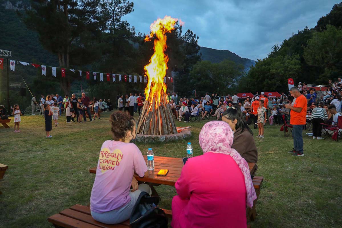 kapikaya-fest-70-bin-ziyaretciyi-agirladi-004.jpg
