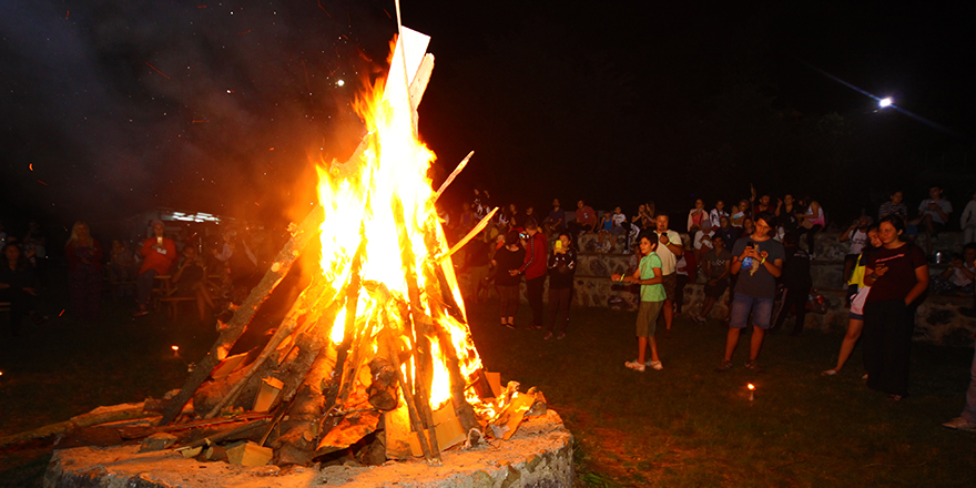 kapikayafest-geleneksel-kamp-atesi-ile-basladi-2.jpg