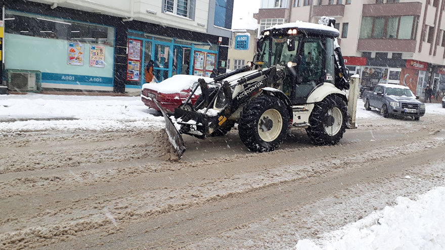 Ladik'de kar Temizleme Çalışmaları Aralıksız Devam Ediyor