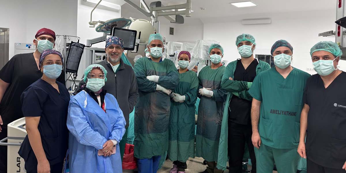 karadenizde-bir-ilk-robotik-akciger-ameliyati-omude-yapildi-1.jpg