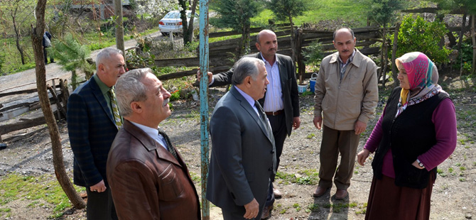 kaymakam-arslan;evi-gocen-aileyi-ziyaret-etti4.jpg kaymakam-arslan;evi-gocen-aileyi-ziyaret-etti4.jpg