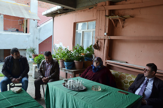 kaymakamdan-sehit-ailesine-ziyaret2.jpg