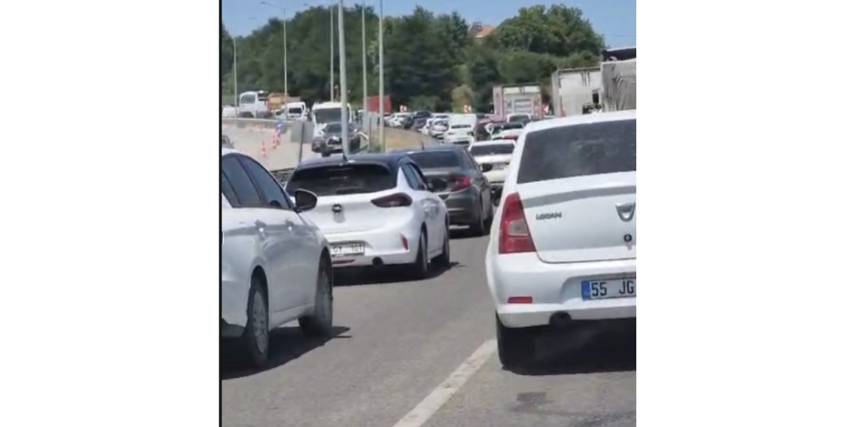 kazandere-mevkisindeki-kaza-trafigi-olumsuz-etkiledi.jpg