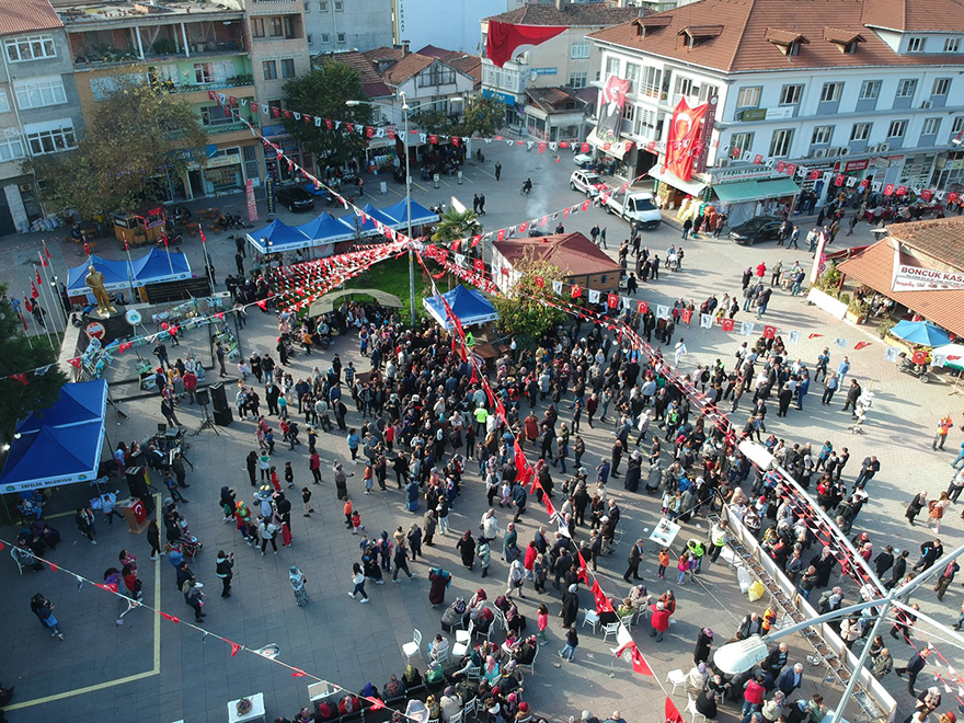 kestane-festivalinde-1-ton-kestane-pisirildi-1.jpg