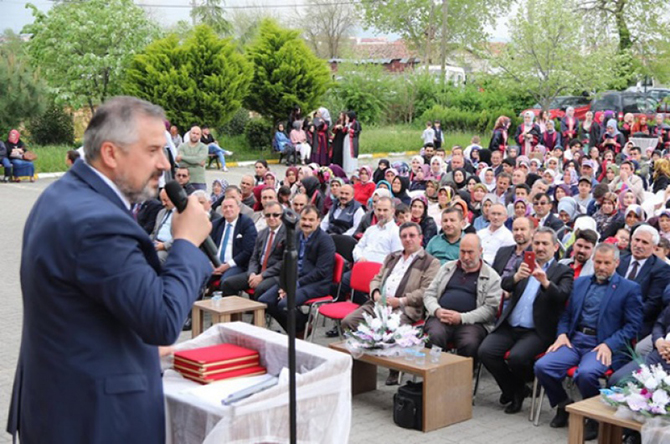 kiz-anadolu-imam-hatip-lisesi-mezuniyet-toreni-1.jpg