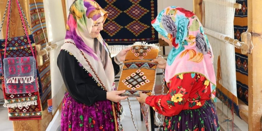koyde-kurulan-tezgahta-gelecek-dokunuyor-002.jpg