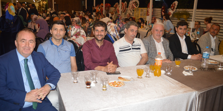 kubraberkay-oz-mutluluk-dolu-yillara-yelken-actilar-007.png