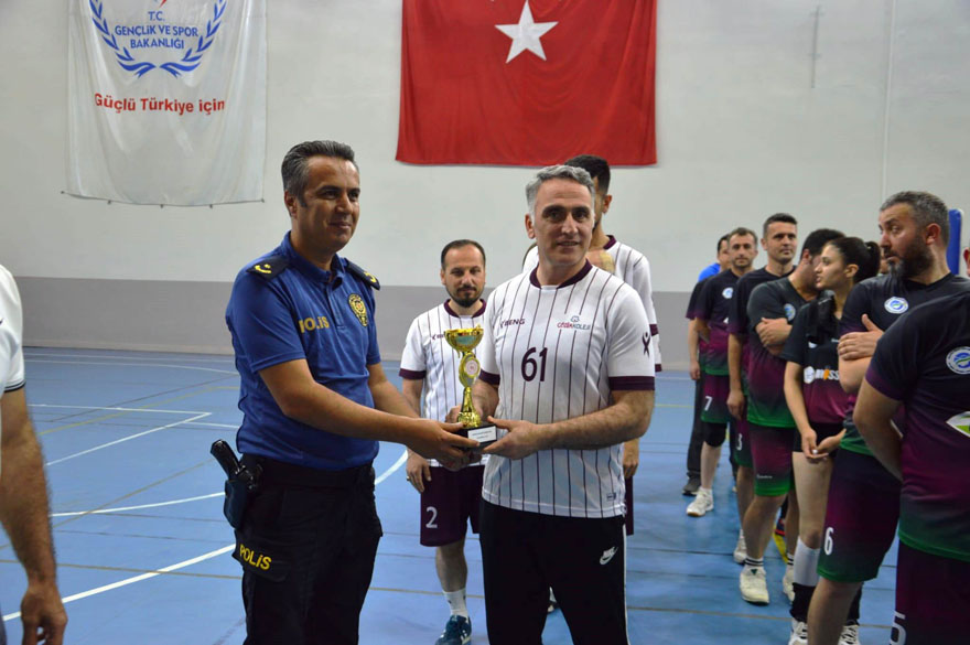 kurumlar-arasi-voleybol-sampiyonu-tugsav-8.jpg