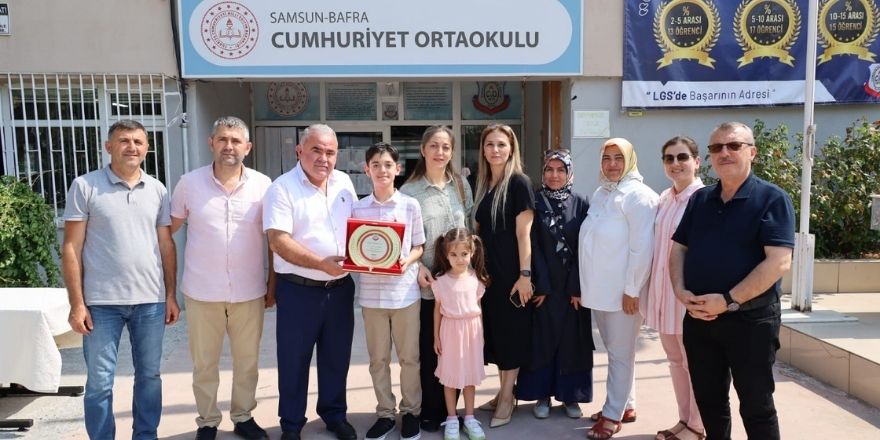 lgs-turkiye-birincisi-bafrali-mahmut-pul-okulunda-plaketle-altinla-taclandirildi-1.jpg