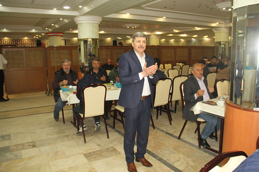 mhp-bafra-ilce-teskilati-adem-acarin-iftar-yemegine-katilim-sagladi-5.jpg