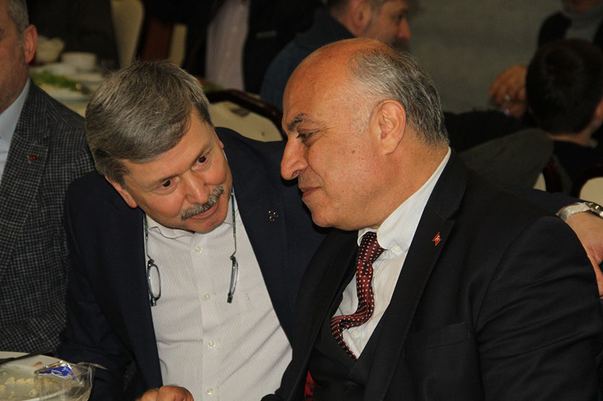 mhp-bafra-ilce-teskilati-adem-acarin-iftar-yemegine-katilim-sagladi-6.jpg