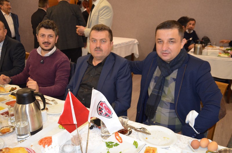 mhp-istanbul-il-baskani-birol-gur-badefin-kahvaltisina-katilim-sagladi-001.jpeg