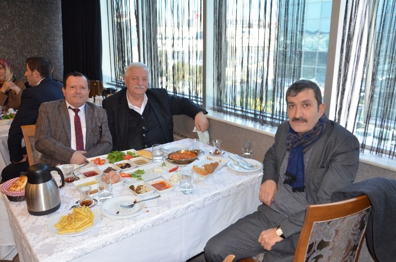 mhp-istanbul-il-baskani-birol-gur-badefin-kahvaltisina-katilim-sagladi-007.jpeg