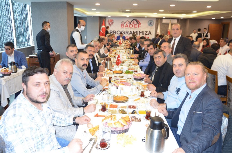 mhp-istanbul-il-baskani-birol-gur-badefin-kahvaltisina-katilim-sagladi.jpeg