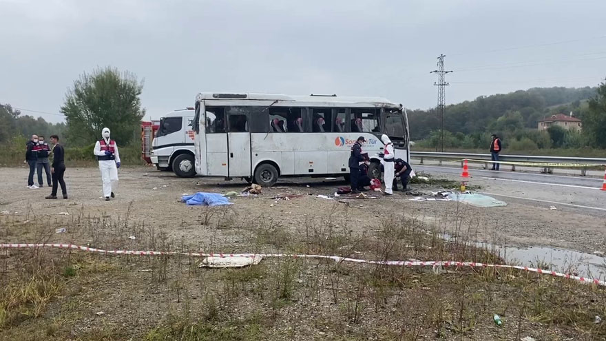 mhp-kafiselini-tasiyan-otobus-devrildi-2-olu-2.jpg