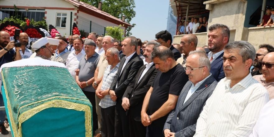 mhp-samsun-il-baskani-burhan-mucurun-annesi-duriye-mucur-dualarla-defnedildi-cc.jpg