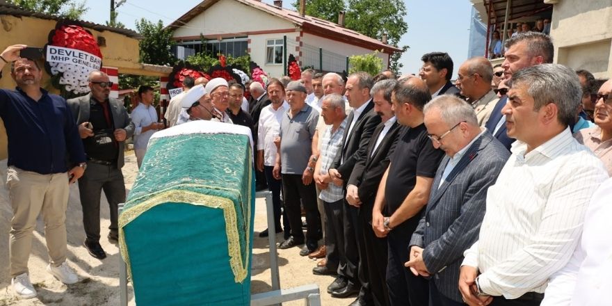 mhp-samsun-il-baskani-burhan-mucurun-annesi-duriye-mucur-dualarla-defnedildi-cxcxc.jpg