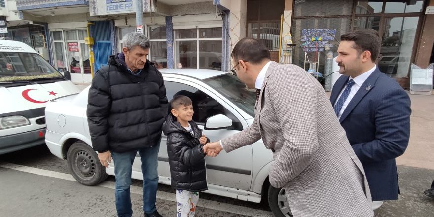 milletvekili-adayi-bahadir-sahine-samsunlu-esnaflardan-sevgi-seli-001.jpg