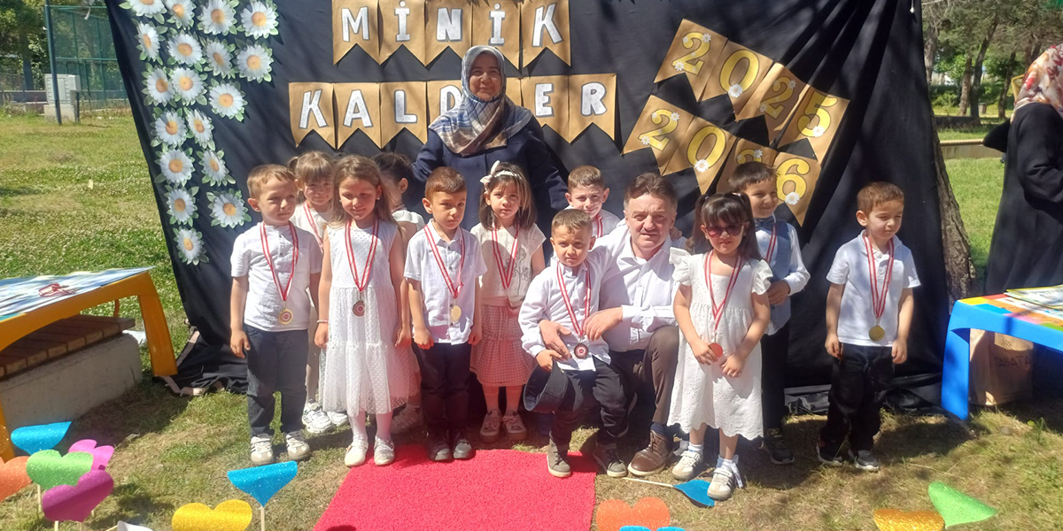 minik-kalplerden-duygu-dolu-mezuniyet-6.jpg