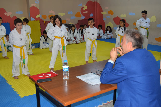 miniklere-taekwondo-kursu,-gip-kemer-terfi-sinavi-yapildi-003.JPG