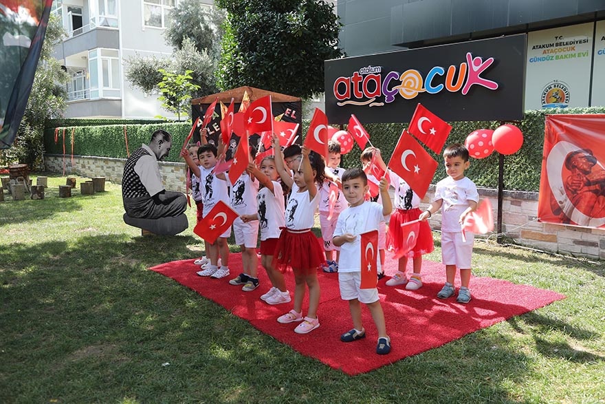 miniklerin-zafer-bayrami-coskusu-3.jpg