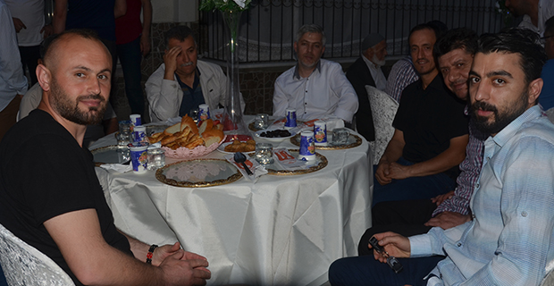 modasen-iftar-programinda-bulustu-1.jpg