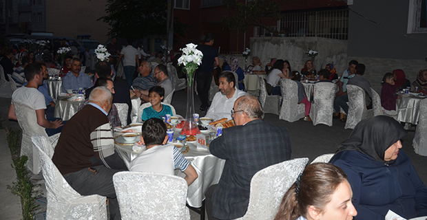 modasen-iftar-programinda-bulustu-6.jpg
