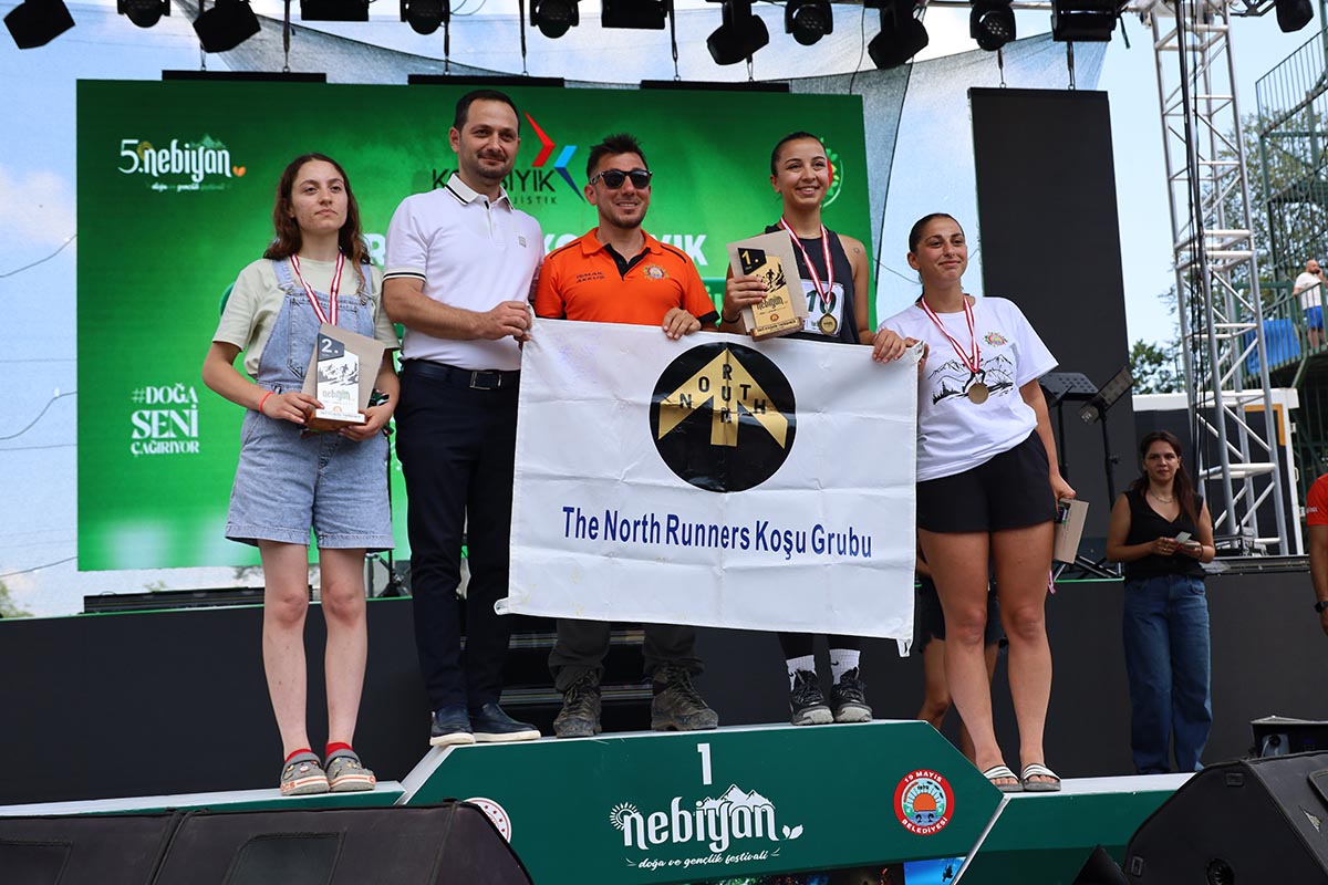 nebiyanfestte-zirveye-kostular-odullerini-aldilar-004.JPG