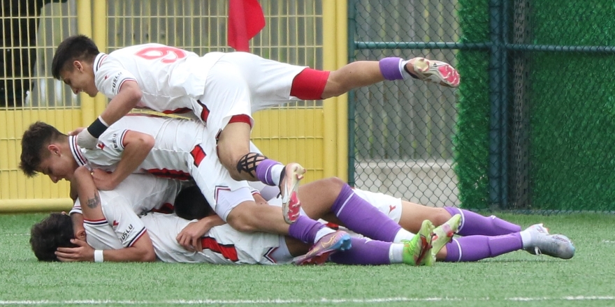 okullar-arasi-futbol-final-maclari-samsunda-oynandi2.jpg