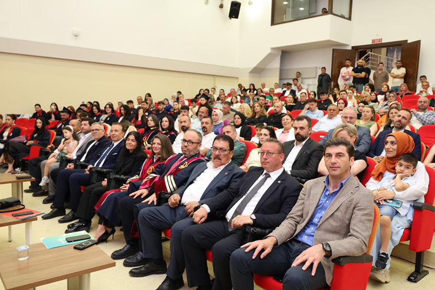 omu-bafrada-mezuniyet-sevinci-9.jpg