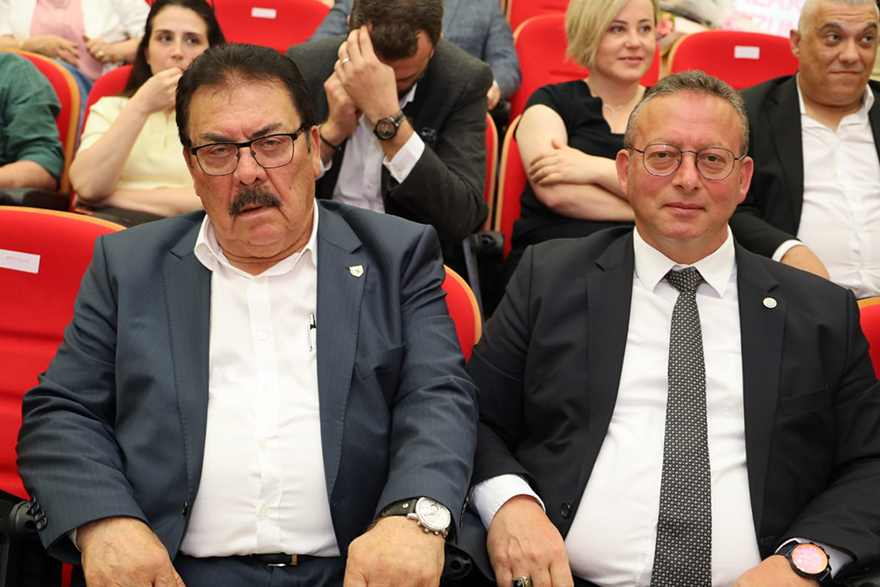omu-bafrada-mezuniyet-sevinci4.jpg