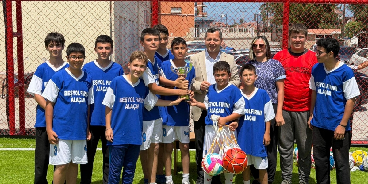 ortaokullar-arasi-futbol-turnuvasi-001.jpg