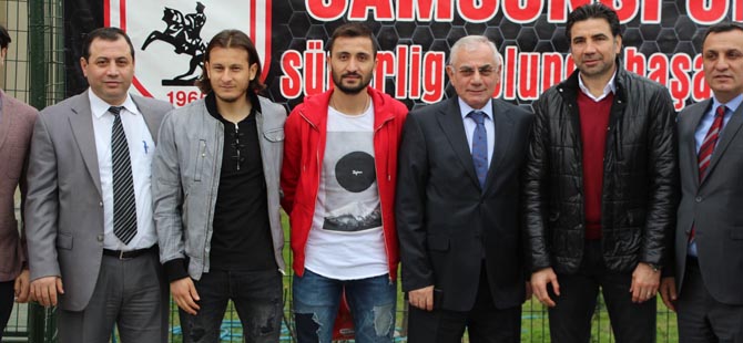 osman-ozkoylu-ve-futbolcular-ogrencilerle-bulustu_7328_dhaphoto1.jpg