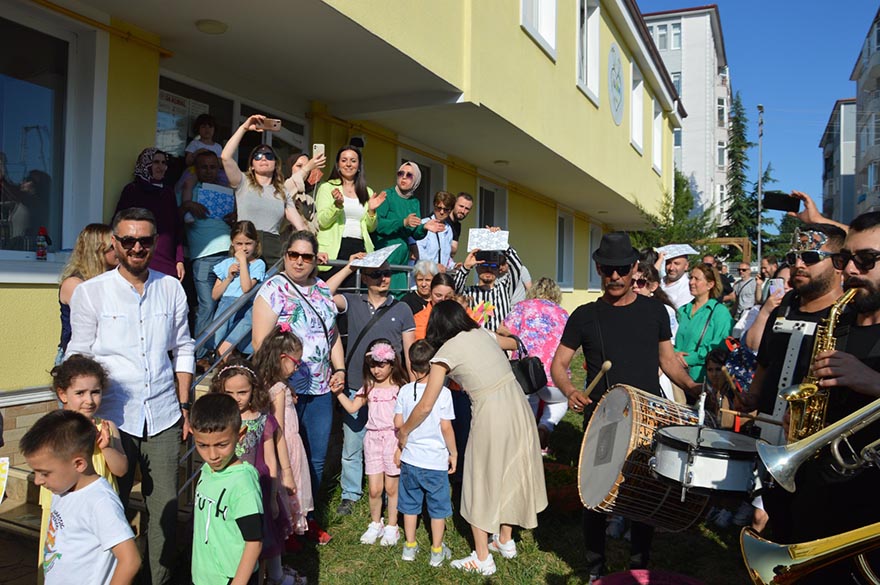 ozel-ilkim-gunduz-bakimevinden-muhtesem-karne-toreni-010.jpeg