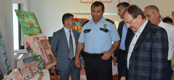 ozel-ogrencilerden-sergi-001.jpg