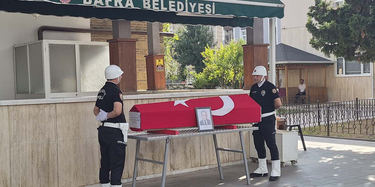 polis-emeklisi-ahmet-hozman-resmi-torenle-son-yolculuguna-ugurlandi-1.jpg