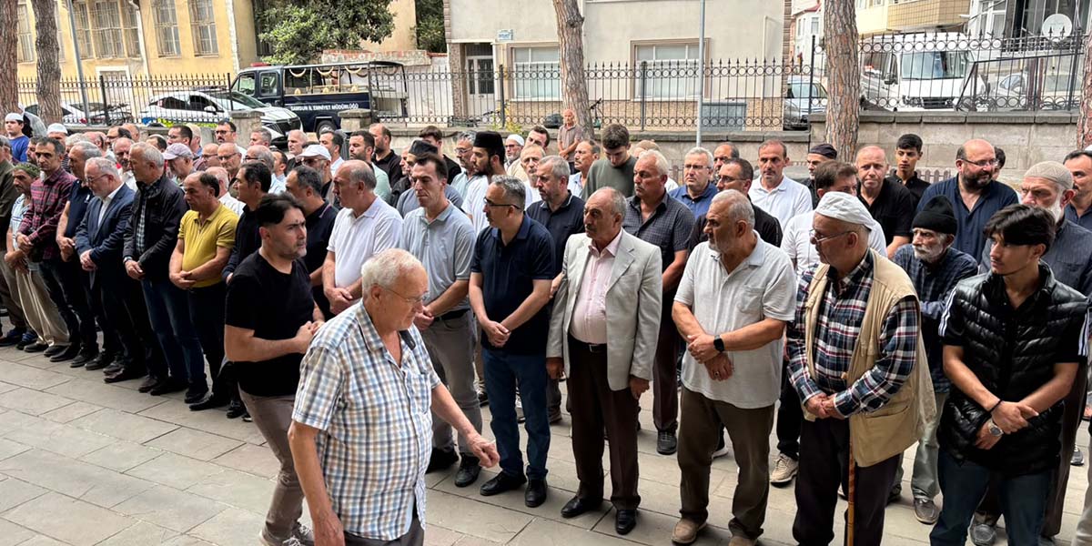 polis-emeklisi-ahmet-hozman-resmi-torenle-son-yolculuguna-ugurlandi-4.jpg