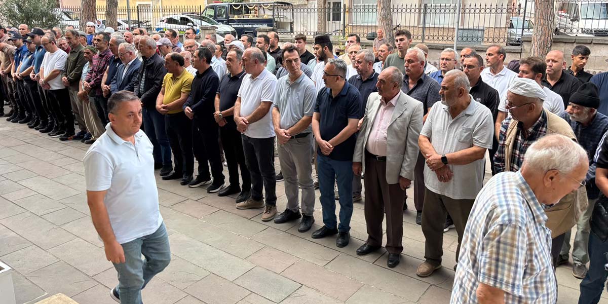polis-emeklisi-ahmet-hozman-resmi-torenle-son-yolculuguna-ugurlandi-5.jpg