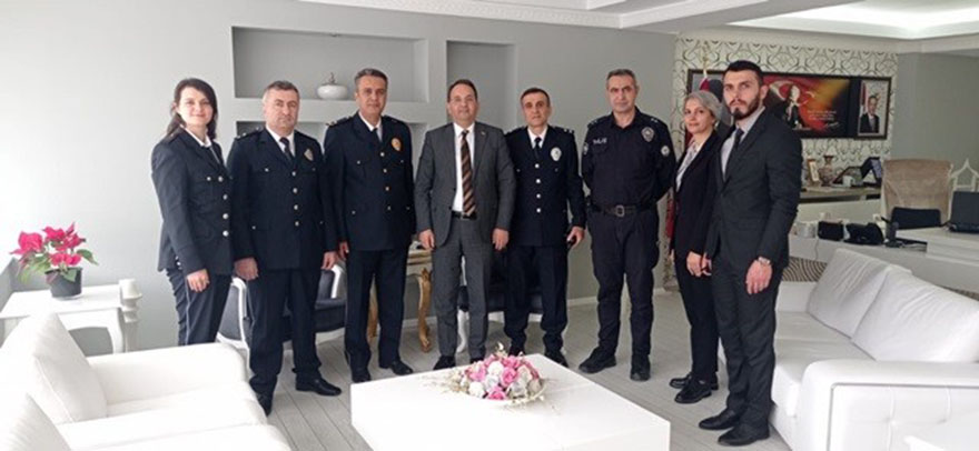 polislerimiz-milletimizin-huzur-ve-guvenligi-icin-gorevi-basinda1.jpg