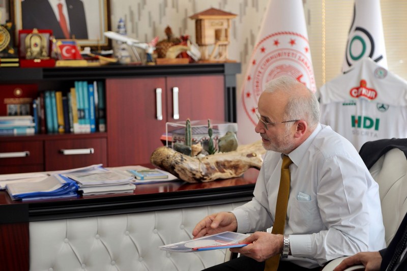 rektor-unal-dokap-bolge-universitelerinin-is-ve-guc-birliginin-onemli-parcasi-001.jpg