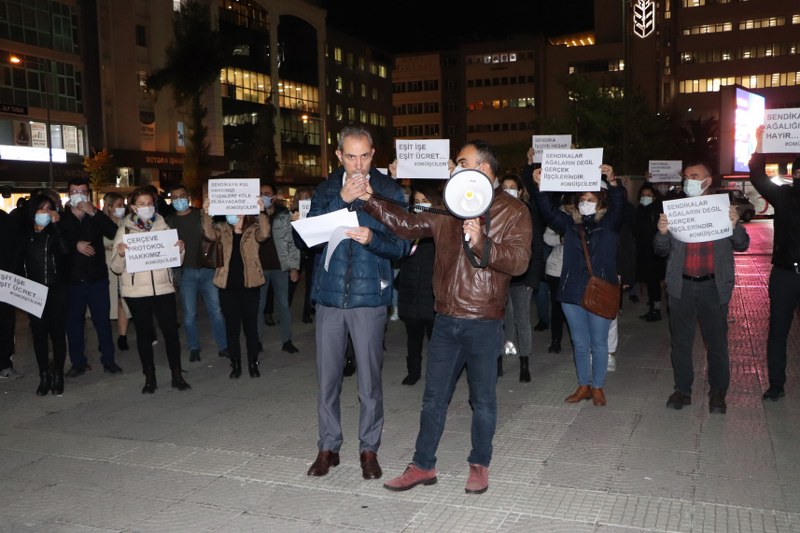 saglik-iscileri-kendi-sendikalarini-protesto-etti.jpg