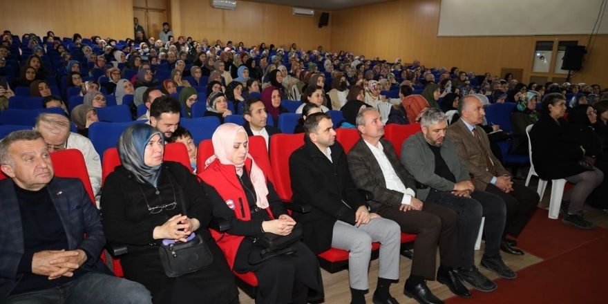 saliha-erdimden-bafrada-bagimlilikla-mucadele-semineri-1.jpg