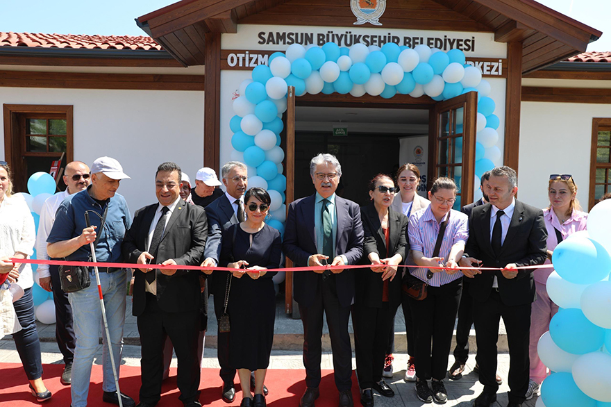 sampati-senlige-renk-katti-otizm-merkezi-kapilarini-acti-1.jpg