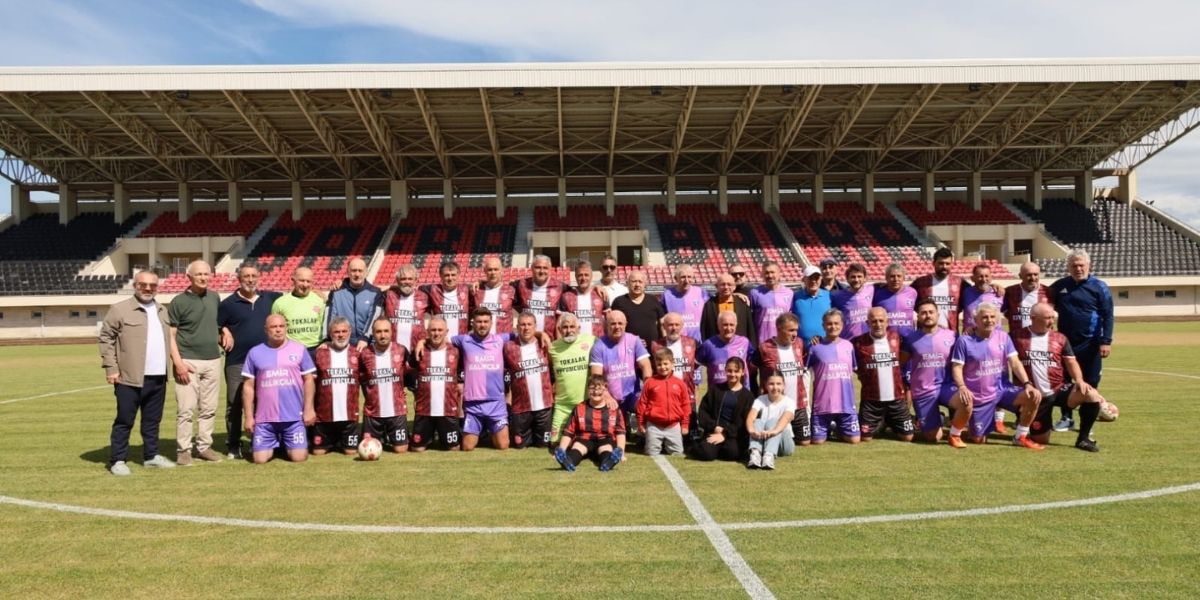 sampiyonlar-bafrada-bulustu-efsaneler-yillar-sonra-ayni-sahada.jpg
