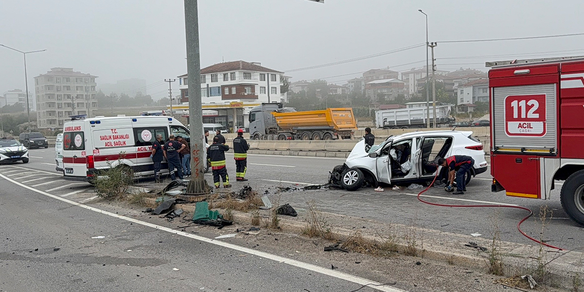 samsun-ankara-yolunda-feci-kaza-1-olu-3-yarali-1.jpg