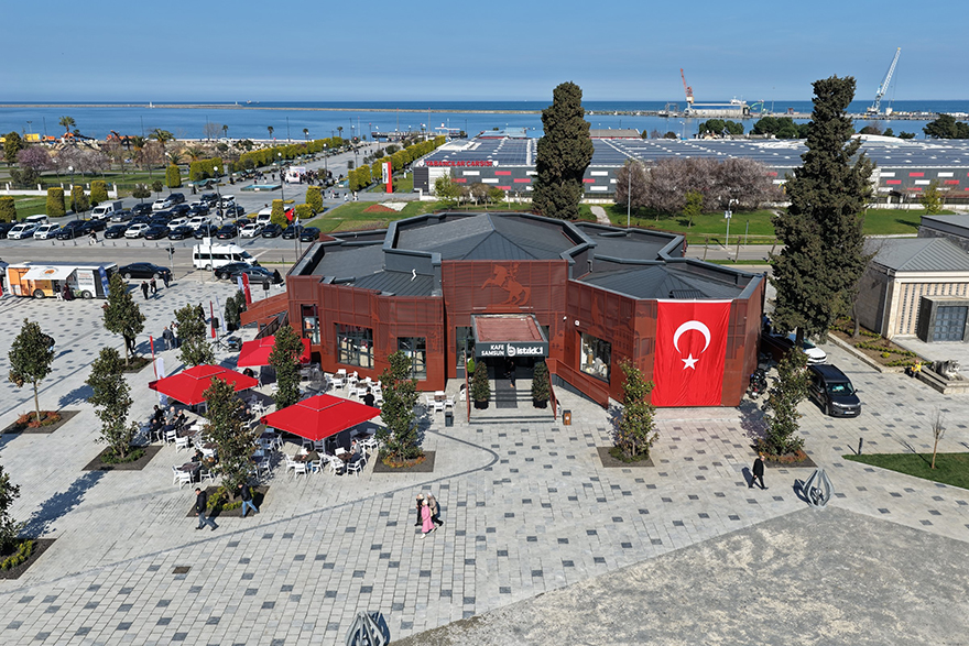 samsun-istiklal-meydanina-gorkemli-acilis-3.jpg