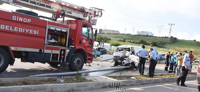 samsun-sinop-yolunda-kaza;2-yarali.jpg samsun-sinop-yolunda-kaza;2-yarali.jpg