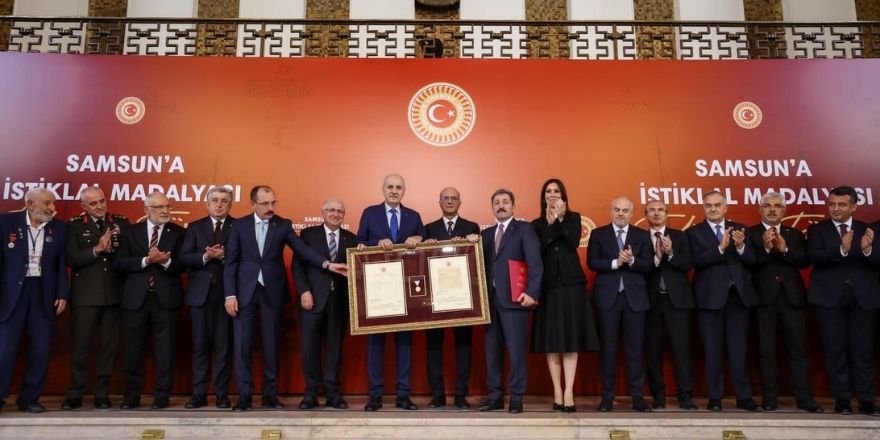 samsuna-istiklal-madalyasi-tbmmde-duzenlenen-torenle-takdim-edildi.jpg