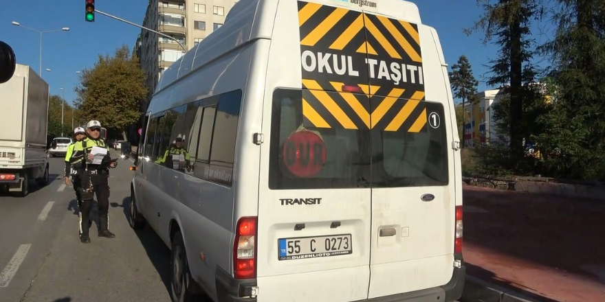 samsunda-14-okul-servis-araci-trafikten-men-edildi-001.png