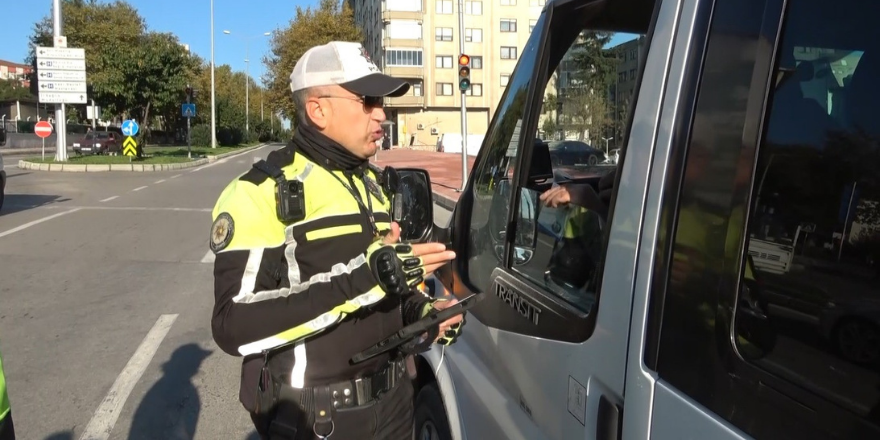samsunda-14-okul-servis-araci-trafikten-men-edildi.png